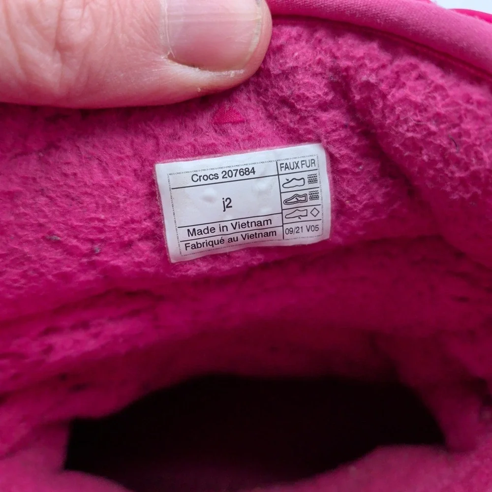 Crocs Kids Neo Puff Shorty Boot Electric Pink Puffer Snow Boots 207684 Size J2